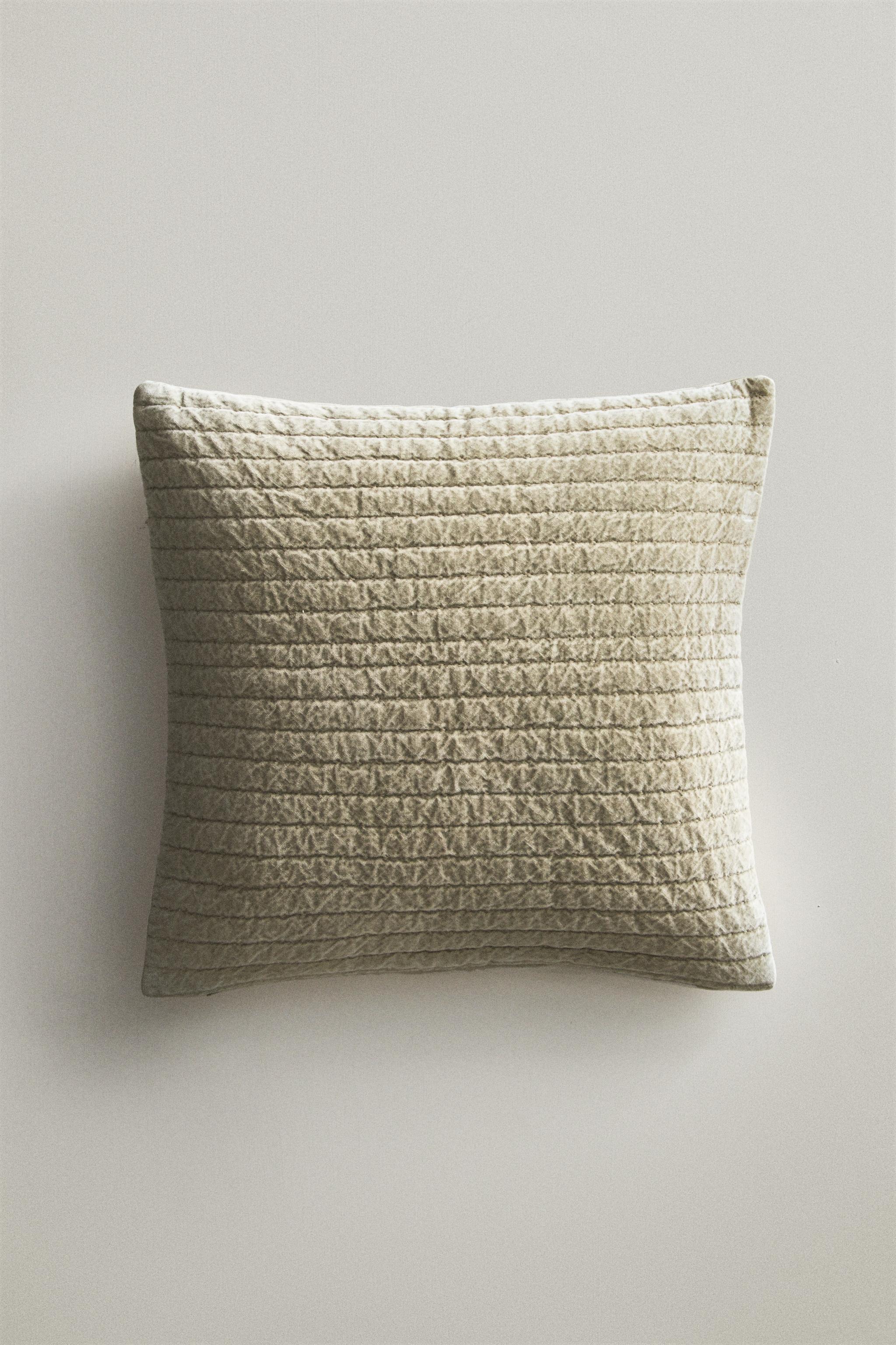 HOUSSE DE COUSSIN MATELASSÉE